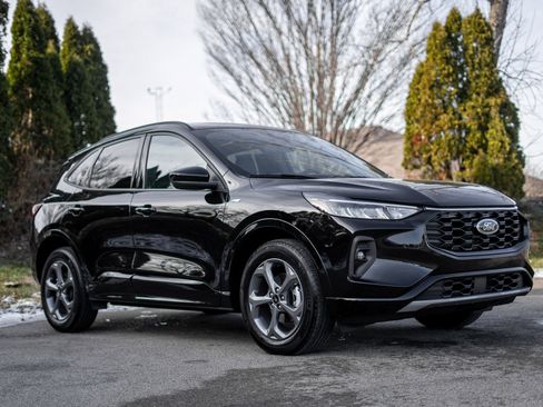 Used 2023 Ford Escape ST-Line Select w/ Tech Pack #2 image 3