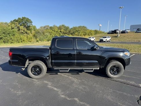 Used 2021 Toyota Tacoma SR w/ SR Convenience Package image 2