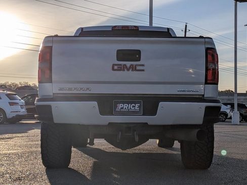 Used 2019 GMC Sierra 2500 Denali w/ Duramax Plus Package image 5