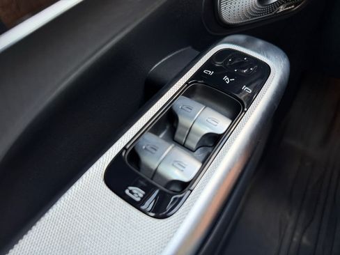 Used 2026 Mercedes-Benz GLC 300 4MATIC image 24