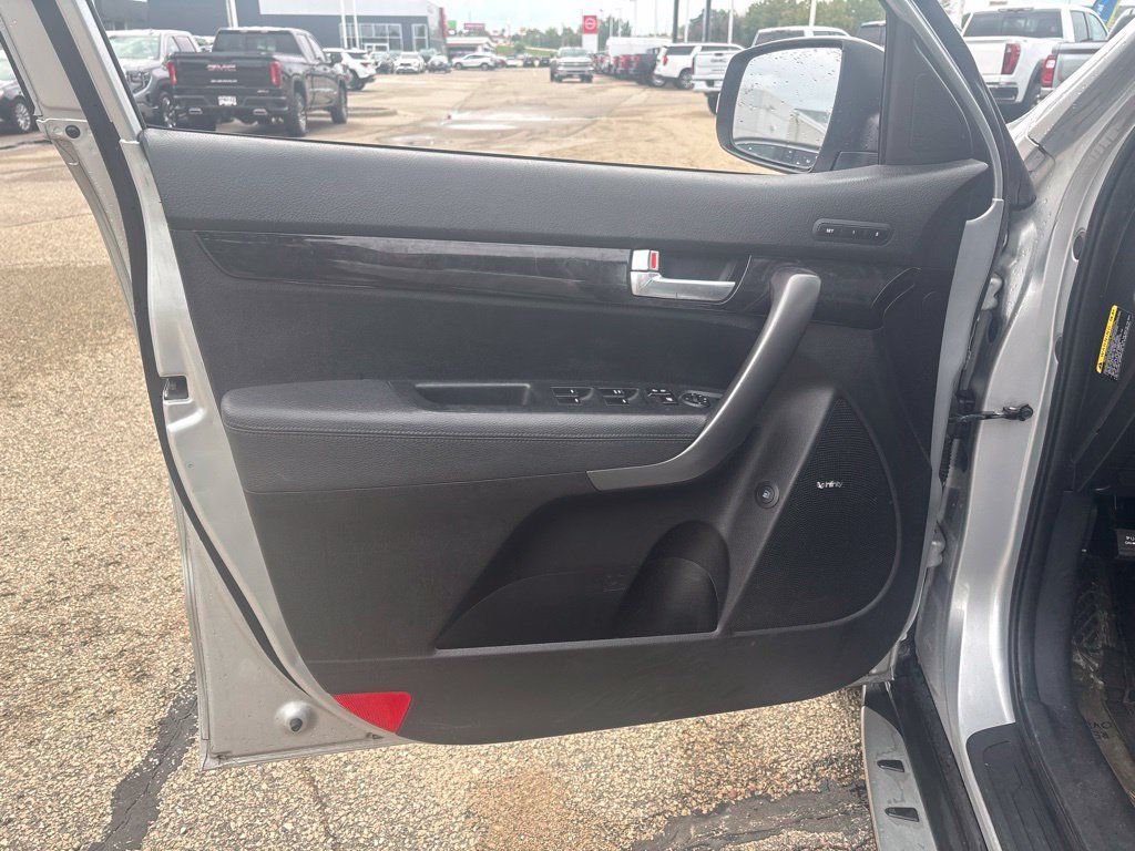 Used 2014 Kia Sorento EX w/ EX V6 Touring Package AWD/4WD image 18
