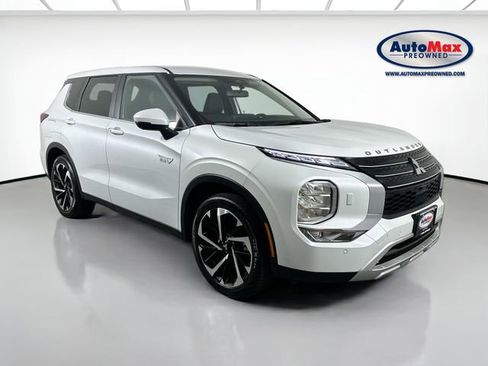Used 2023 Mitsubishi Outlander SE AWD/4WD image 1