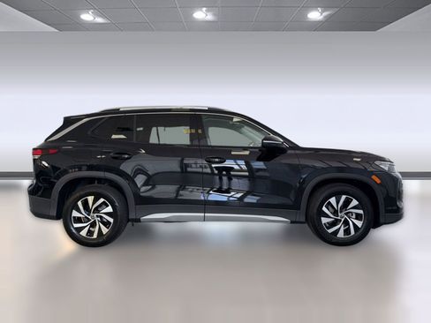 New 2026 Volkswagen Tiguan S FWD image 8