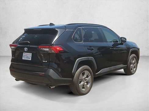 Used 2024 Toyota RAV4 XLE FWD image 5