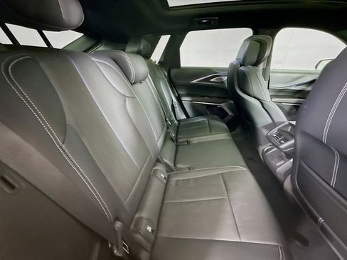 Used 2024 Cadillac Lyriq Luxury image 32