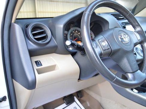 Used 2012 Toyota RAV4 Limited image 30