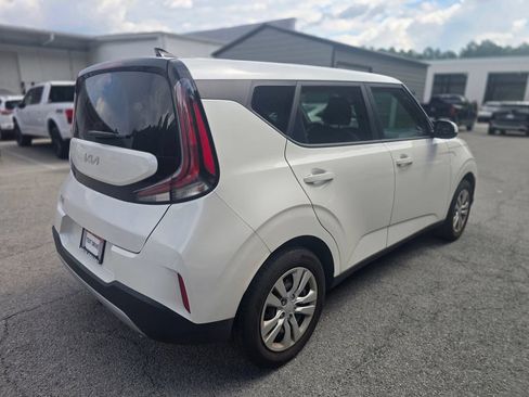 Used 2024 Kia Soul LX FWD image 7