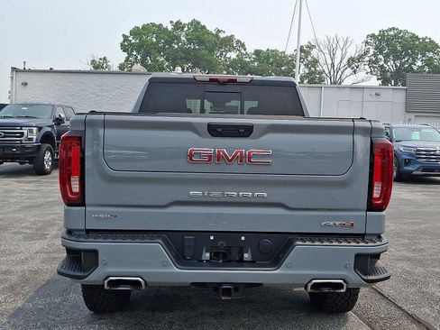 Used 2024 GMC Sierra 1500 AT4 w/ Technology Package AWD/4WD image 5