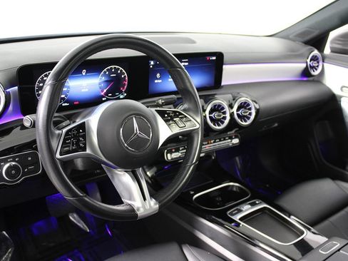 Used 2025 Mercedes-Benz CLA 250 image 8