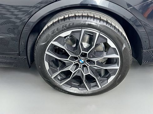 Used 2026 BMW X7 xDrive40i w/ M Sport Package AWD/4WD image 23