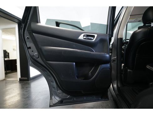Used 2020 Nissan Pathfinder SL FWD image 15