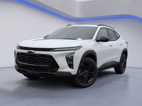 New 2026 Chevrolet Trax ACTIV FWD image 2