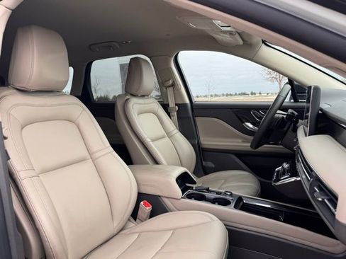 Used 2024 Lincoln Corsair AWD image 21