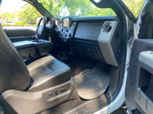 Used 2013 Ford F250 Lariat w/ Chrome Pkg AWD/4WD image 21