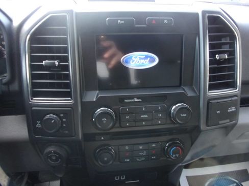 Used 2018 Ford F150 XLT w/ Equipment Group 302A Luxury AWD/4WD image 16