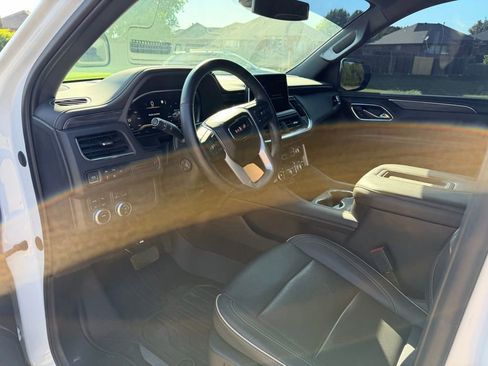 Used 2023 GMC Yukon SLT w/ SLT Premium Package AWD/4WD image 12
