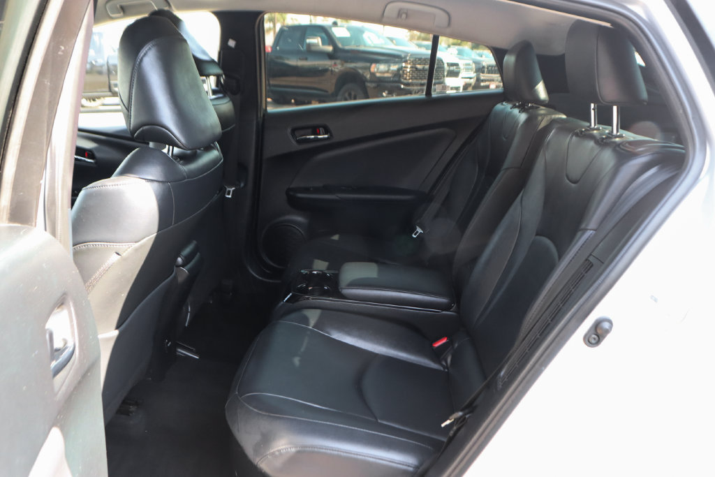 Used 2018 Toyota Prius Prime Premium w/ Carpet Mat Package FWD image 31