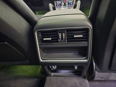 Used 2021 Porsche Cayenne Coupe image 34