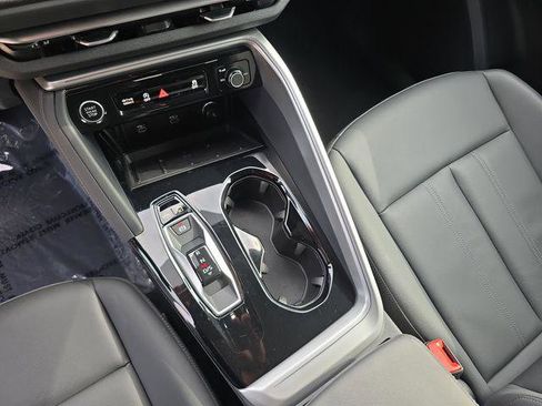 Used 2025 Audi Q5 Premium w/ Convenience Package AWD/4WD image 29