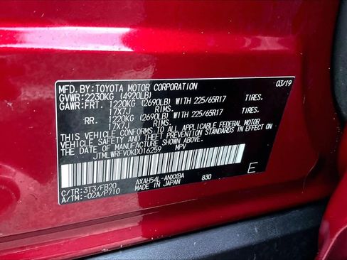 Used 2019 Toyota RAV4 LE w/ Carpet Mat Package image 33
