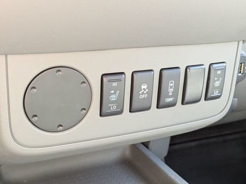 Used 2021 Nissan Frontier SV w/ Midnight Edition Floor Mats RWD image 22