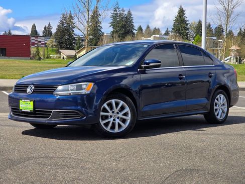 Used 2013 Volkswagen Jetta SE FWD image 1
