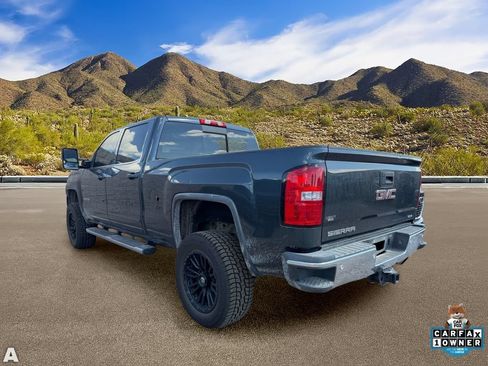 Used 2018 GMC Sierra 2500 SLE w/ HD SLE Preferred Plus Package AWD/4WD image 3