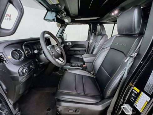 Used 2024 Jeep Wrangler Unlimited Sahara w/ Technology Group AWD/4WD image 10