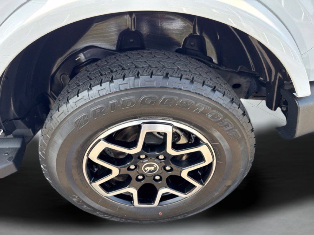 Used 2024 Ford Bronco Outer Banks AWD/4WD image 32