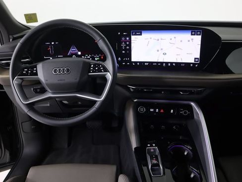 Certified 2025 Audi Q5 Premium w/ Premium Plus AWD/4WD image 21
