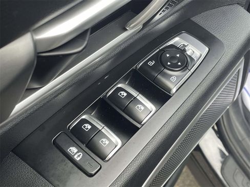 Used 2022 Kia Telluride LX image 16