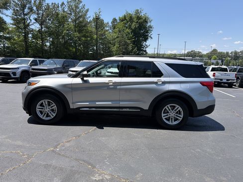 Used 2021 Ford Explorer XLT w/ Equipment Group 202A RWD image 8