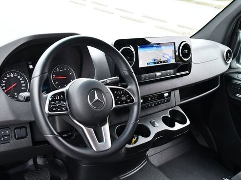 Used 2024 Mercedes-Benz Sprinter 2500 image 15