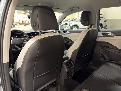 New 2026 Volkswagen Taos SE image 19