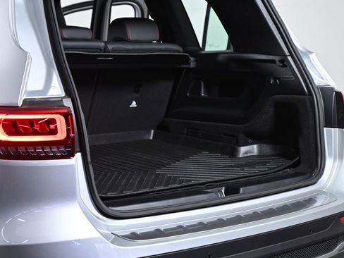 Used 2022 Mercedes-Benz GLB 35 AMG 4MATIC image 39