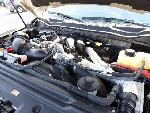 Used 2017 Ford F250 Lariat w/ Lariat Ultimate Package AWD/4WD image 59