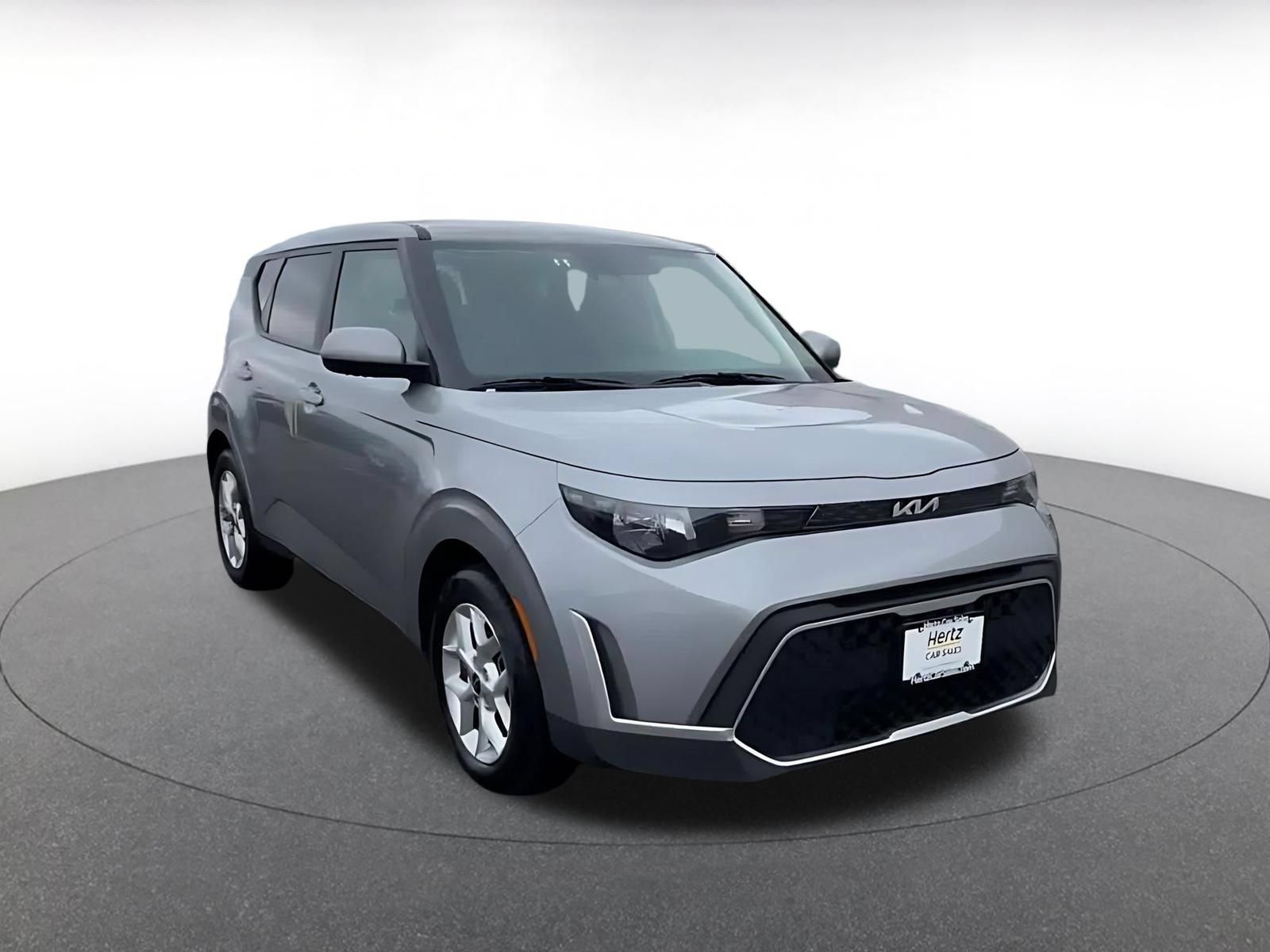 Used 2025 Kia Soul LX w/ LX Technology Package FWD image 3