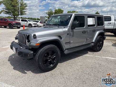 Used 2020 Jeep Wrangler Unlimited Sahara AWD/4WD image 14