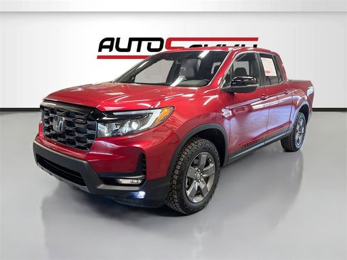 Used 2025 Honda Ridgeline TrailSport image 3