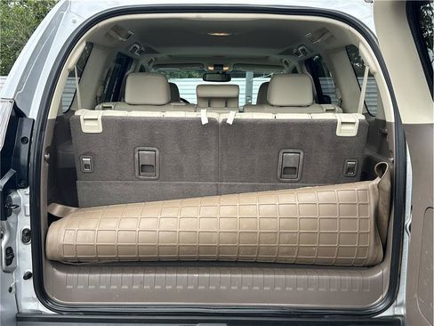 Used 2016 Lexus GX 460 w/ Premium Package AWD/4WD image 32