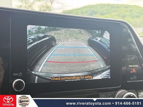 Used 2023 Toyota Highlander LE AWD/4WD image 27