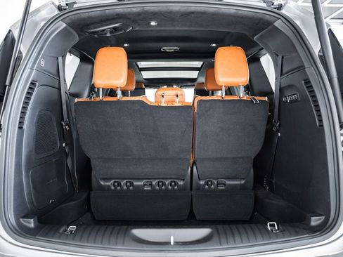 New 2026 Chrysler Pacifica Pinnacle image 8