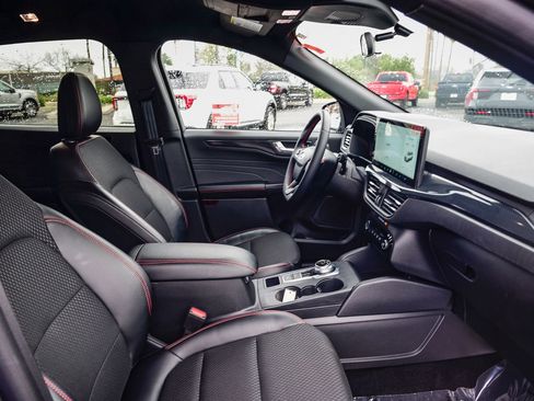 Used 2025 Ford Escape ST-Line w/ Tech Pack #1 image 16