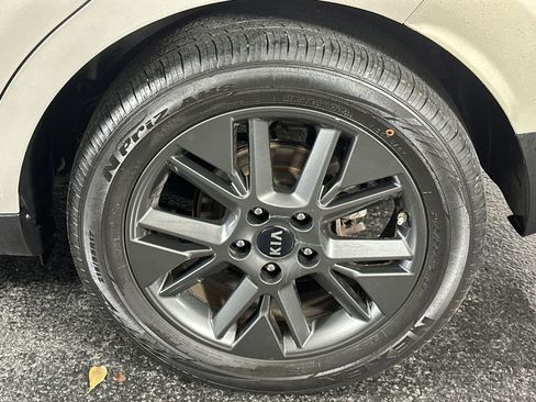 Used 2020 Kia Soul EX image 14