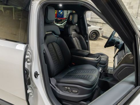 Used 2022 Rivian R1T Adventure AWD/4WD image 31