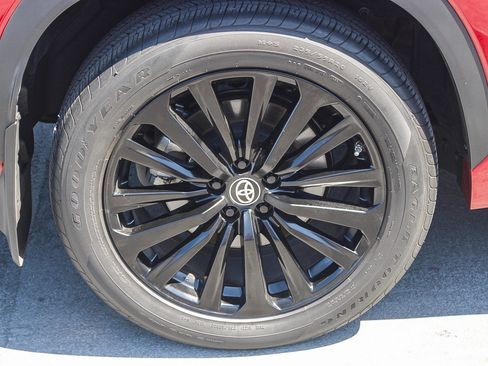 Used 2024 Toyota Highlander XSE FWD image 12