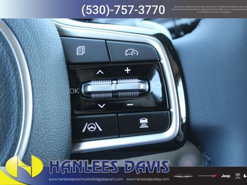 New 2026 Kia Carnival EX FWD image 31