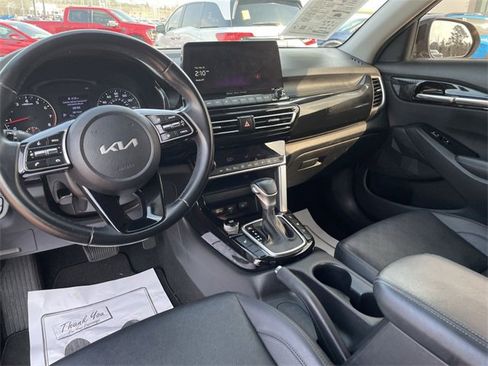 Used 2023 Kia Seltos EX image 19