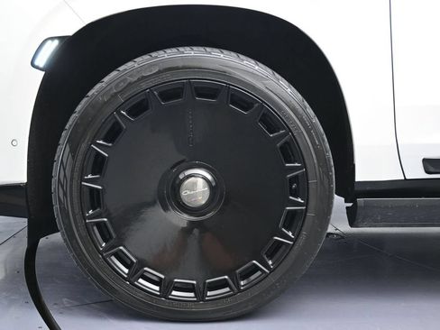 Used 2023 Cadillac Escalade V AWD/4WD image 46