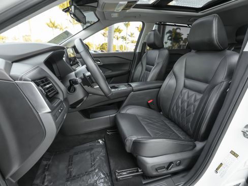 Used 2022 Nissan Rogue Platinum w/ Head-Up Display Package image 7